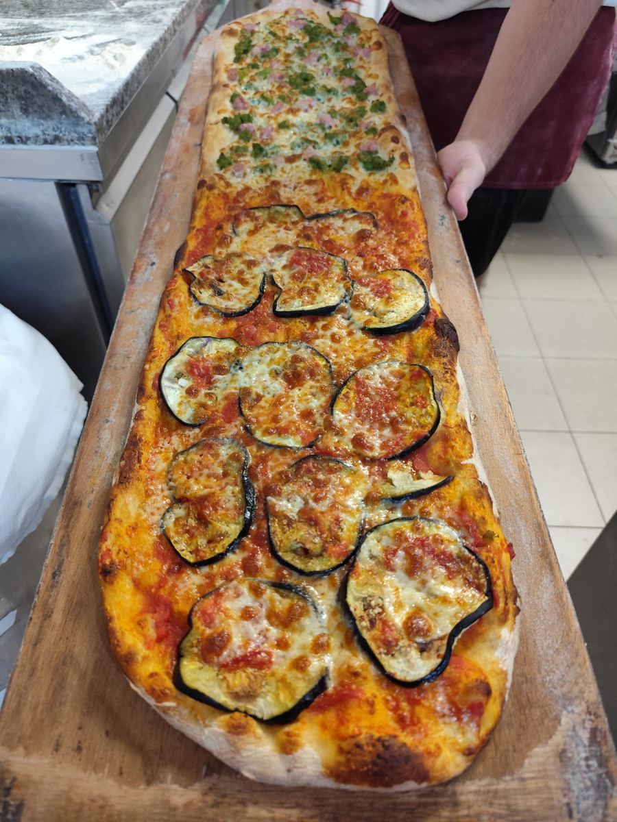 Pala mezza e mezza, appena sfornata